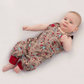 Baby in Latzhose von Babauba