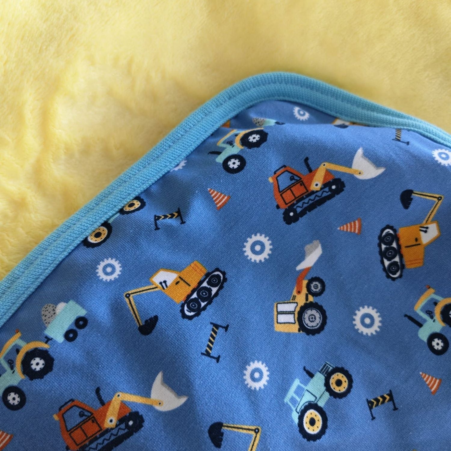 Super XXL cuddly Blanket LittleMonsters